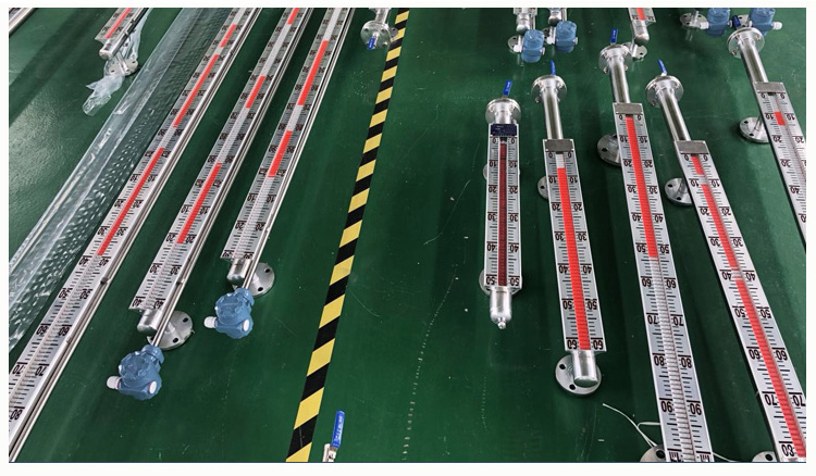 磁翻柱式液位計(jì)產(chǎn)品圖